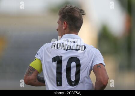 Alessandria, Italia. 17 Giugno 2021. Pompeu da Silva Ronaldo di Padova Calcio durante la partita della Serie C allo Stadio Giuseppe Moccagatta - Alessandria, Torino. Il credito immagine dovrebbe essere: Jonathan Moscrop/Sportimage Credit: Sportimage/Alamy Live News Foto Stock