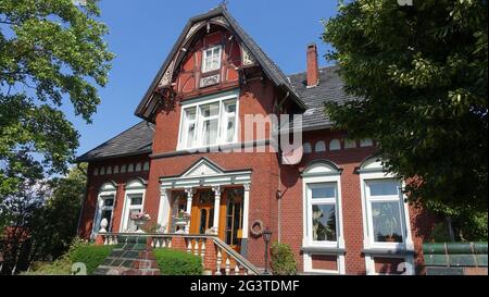 Casa in mattoni rossi in stile Wilhelminiano Foto Stock