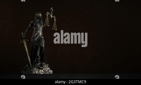 Statua della signora di giustizia corrodata - leggi obsolete Foto Stock