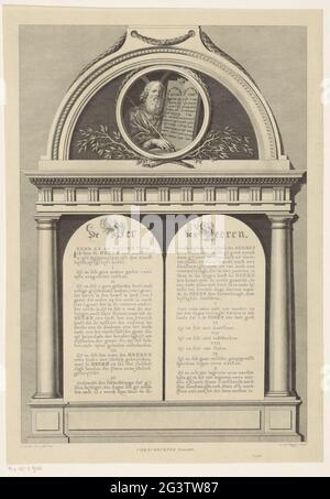 Mosè e i dieci comandamenti. Le due pietre con i dieci comandamenti in calligrafia. Centralmente in cima a un medaglione rotondo: Mosè con dieci comandamenti. Foto Stock