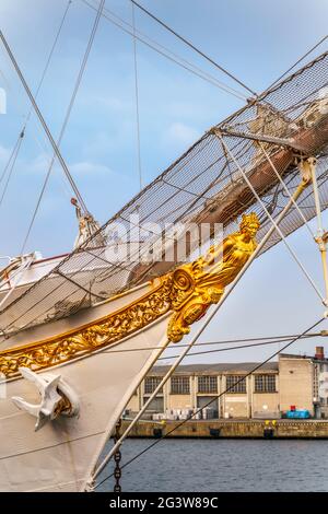 Primo piano su testa di fichi o fiocco della nave famosa nave alta Juan Sebastian de Elcano Foto Stock