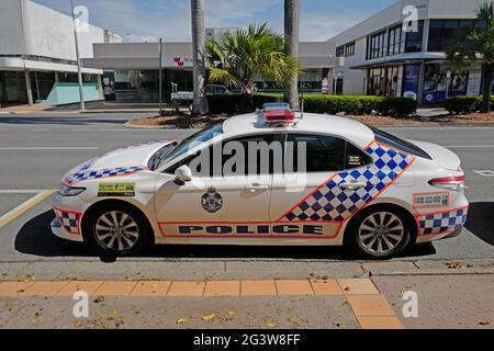 le auto della polizia del queensland fuori dalla stazione di polizia di Mackay Foto Stock