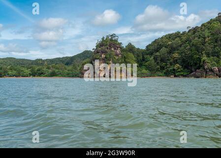 La costa del Parco Nazionale di Bako nello stato malese di Sarawak sul Borneo Foto Stock