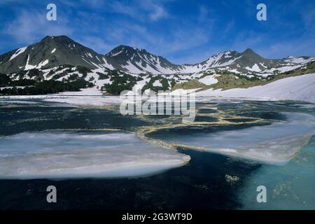 FRANCIA. PIRENEI ORIENTALI (66) CAPCIR. IL CAMPORELLS. ESTANY DE CAMPORELLS IN PRIMAVERA Foto Stock