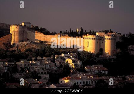 FRANCIA. GARD (30) VILLENEUVE-LES-AVIGNON VILLAGGIO. FORTEZZA DI ST-ANDRE E LA SUA PORTA FORTIFICATA Foto Stock