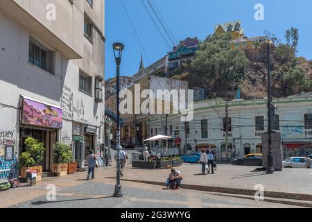 Vista sulla Plaza Anibal Pinto Square a Valparaiso, Cile Foto Stock