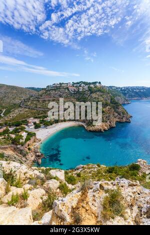 Granadella. Jávea, Xàbia, Regione di Valencia, Spagna. Piccola insenatura turchese acqua molto pulita sulla costa spagnola del Mediterraneo. Foto Stock