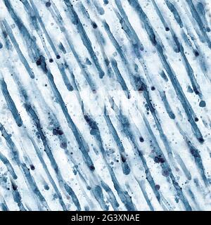 Pioggia acquerello rilascia motivo senza cuciture. Acquerello astratto mano disegnata texture creativa. Colore blu che scorre giù le gocce di pioggia su sfondo bianco. Stampa Foto Stock