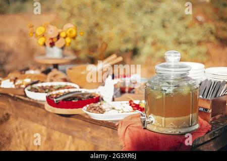 Catering bar con vari spuntini Foto Stock