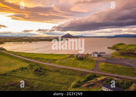 Scenic tramonto al Lago Myvatn nel nord dell'Islanda Foto Stock