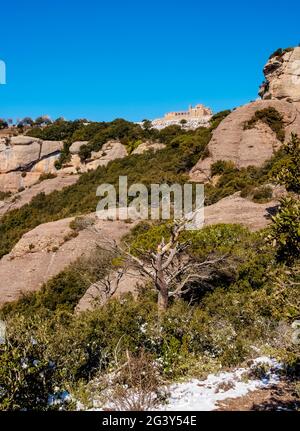 Monestir de Sant Llorenc del Munt, monastero benedettino in cima a la Mola, Matadepera, Catalogna, Spagna Foto Stock