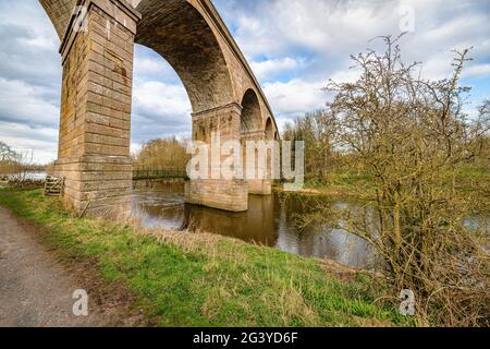 Roxburgh Viadotto, fiume Teviot, confini scozzesi Foto Stock