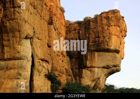 Gigantesche Montagne Rocciose a Badami Foto Stock