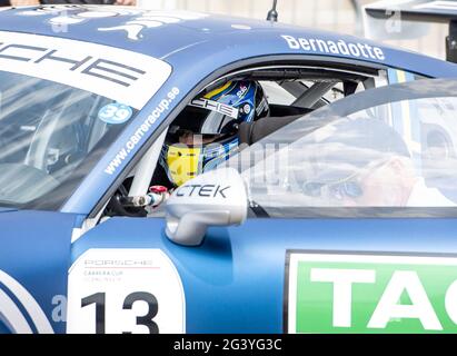 Anderstorp, Svezia. 18 Giugno 2021. Il principe Carl Philip guidò la Porsche Carrera Cup Scandinavia ad Anderstorp, Svezia, il 18 giugno 2021. Foto di Johan Valkonen/Stella Pictures/ABACAPRESS.COM Credit: Abaca Press/Alamy Live News Foto Stock