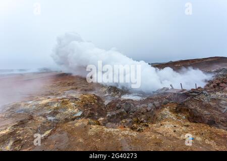 L'area geotermica di Gunnuhver si trova nella parte occidentale della penisola di Reykjanes Foto Stock