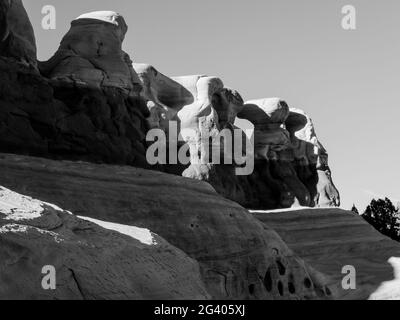 La Bizarre, formazioni rocciose intemperie del Devil's Garden, Escalante, Utah, USA, in bianco e nero Foto Stock