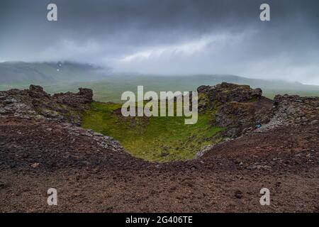 Salita al cratere Sassholl nel sud dell'Islanda Foto Stock