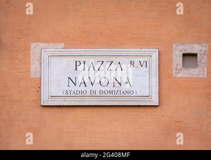 Piazza Navona (Piazza Navona) a Roma, Italia, cartello con il nome della strada Foto Stock