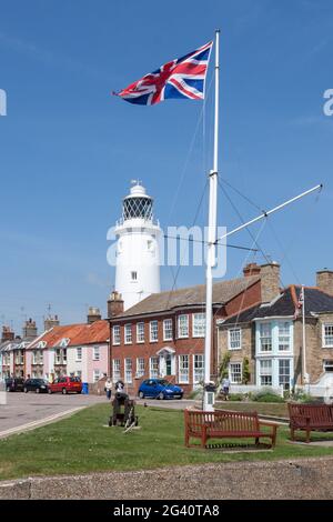 Union Jack flag battenti vicino al faro in Southwold Foto Stock