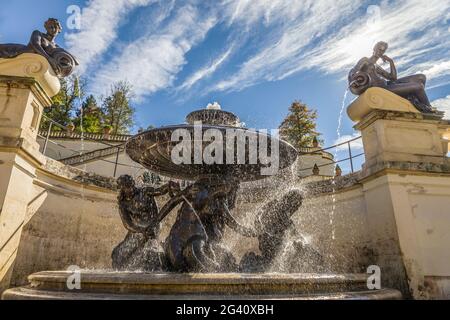 Terrazza giardini del Palazzo Linderhof, Ettal, Allgäu, Baviera, Germania Foto Stock