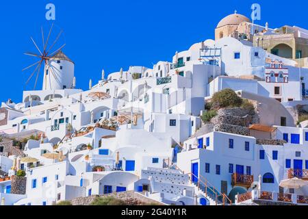 Villaggio di Oia, Oia - Santorini, Cicladi, Grecia Foto Stock