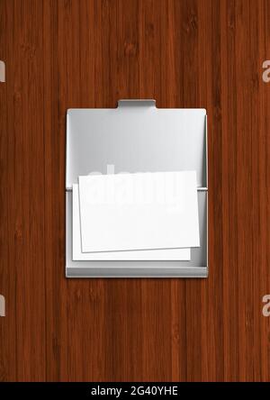 Porta carte chiuso isolato su sfondo di legno scuro Foto Stock