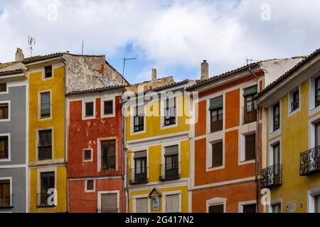 Case colorate nel centro storico di Cuenca Foto Stock