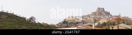 Vista panoramica sulla città di Panaroma della storica collina coty di Morella nella Spagna centrale Foto Stock
