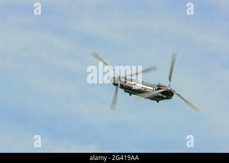 La Chinook HC2 elicottero visualizzazione a Airbourne Foto Stock