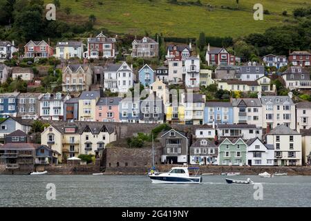 KINGSWEAR, DEVON/UK - 28 Luglio : vista sul fiume Dart Kingswear nel Devon sulla luglio 28, 2012. Persone non identificate Foto Stock