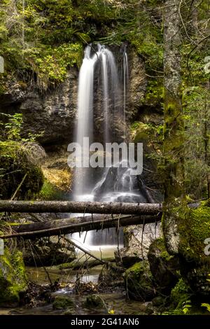 Cascata di Schwarzenbachtal, Monti Mangfall, comune di Kreuth, Baviera, Germania Foto Stock