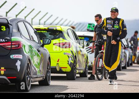 Rodrigo Joaquin (esp), Versa Motorsport, Renault Clio Cup Europa, ritratto durante il 6° round della Clio Cup Europa 2021, dal 18 al 20 giugno 2021 sul circuito Paul Ricard, a le Castellet - Foto Marc de Mattia / DPPI Credit: DPI Media/Alamy Live News Foto Stock