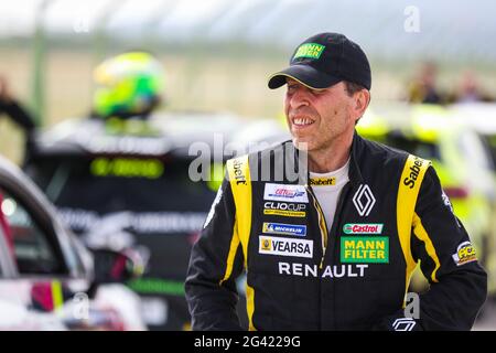 Rodrigo Joaquin (esp), Versa Motorsport, Renault Clio Cup Europa, ritratto durante il 6° round della Clio Cup Europa 2021, dal 18 al 20 giugno 2021 sul circuito Paul Ricard, a le Castellet - Foto Marc de Mattia / DPPI Credit: DPI Media/Alamy Live News Foto Stock