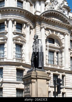 Statua di Spencer Compton su Whitehall Foto Stock