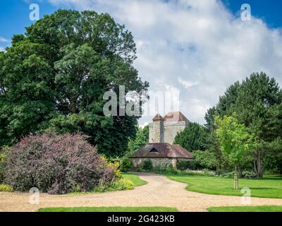 Vista esterna di Michelham Priory e giardini Foto Stock