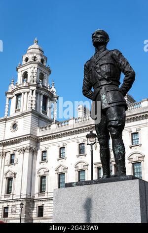 Statua di Jan Christian granello di fuliggine in piazza del Parlamento di Londra Foto Stock