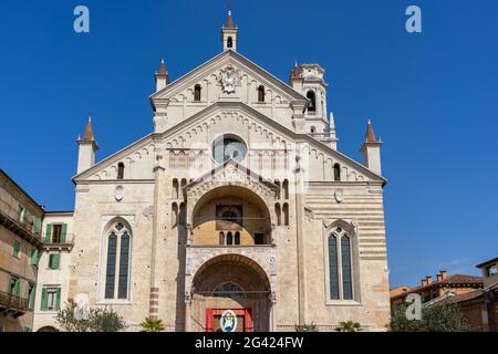 Vista del Duomo di Verona Foto Stock