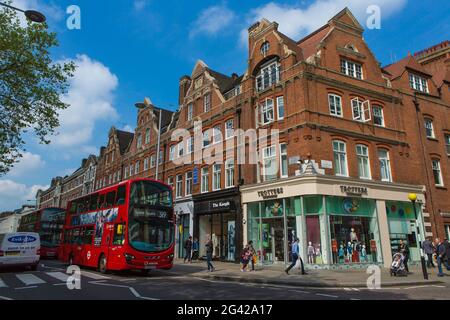 REGNO UNITO. INGHILTERRA. LONDRA. CHELSEA. KING'S ROAD. Foto Stock