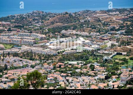 BENALMADENA, Andalusia/Spagna - 7 Luglio : Vista dal Monte Calamorro vicino a Benalmadena spagna il 7 Luglio 2017 Foto Stock