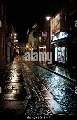 YORK, NORTH YORKSHIRE/UK - FEBBRAIO 19 : Vista di edifici e architettura nella zona Shambles di York, North Yorkshire su Fe Foto Stock