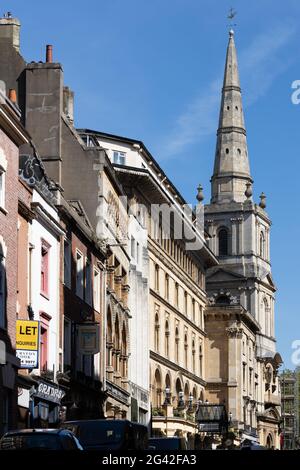 BRISTOL, Regno Unito - 14 maggio : Vista verso la guglia della chiesa di Cristo con St Ewen in Bristol su 14 Maggio 2019 Foto Stock