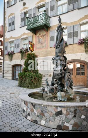 Narrenbrunnen a Riedlingen, distretto di Biberach, Baden-Württemberg, Danubio, Germania Foto Stock