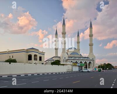 Moschea AlFarooq Omar Bin AlKhattab, Umm Suqueim, Dubai, Emirati Arabi Uniti Foto Stock