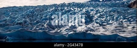 Ghiacciaio di Craggy Grey sul Lago Grey, Regione di Magellanes, Torres del Paine, Cile Foto Stock