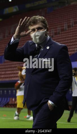 Brasilia, Brasile. 18 giugno 2021. presidente di Conmebol, Alejandro Dominguez, momenti prima della partita di calcio tra squadre argentine e Uruguay, valido per il secondo round del Gruppo A di Copa America, tenutosi allo stadio Mane Garrincha, a Brasilia, il venerdì sera (18) Credit: LECO Viana/TheNEWS2/ZUMA Wire/Alamy Live News Credit: ZUMA Press, Inc./Alamy Live News Foto Stock