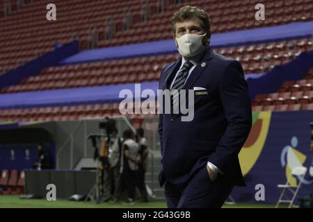 Brasilia, Brasile. 18 giugno 2021. presidente di Conmebol, Alejandro Dominguez, momenti prima della partita di calcio tra squadre argentine e Uruguay, valido per il secondo round del Gruppo A di Copa America, tenutosi allo stadio Mane Garrincha, a Brasilia, il venerdì sera (18) Credit: LECO Viana/TheNEWS2/ZUMA Wire/Alamy Live News Credit: ZUMA Press, Inc./Alamy Live News Foto Stock