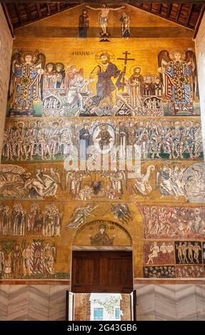 Mosaico del XII secolo nella cattedrale di Santa Maria Assunta a Torcello nella laguna di Venezia, Veneto, Italia Foto Stock