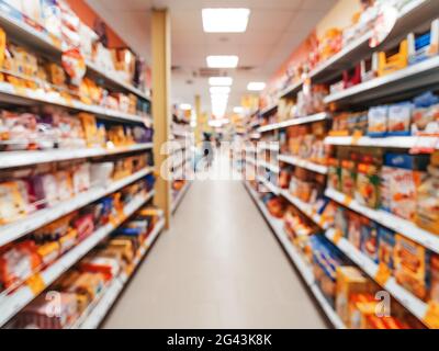 Astratto vistato corridoio supermercato sfondo Foto Stock