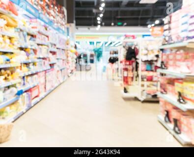 Sfocato di bambini negozio di giocattoli sfondo Foto Stock