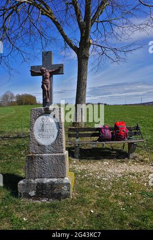 Croce di campo, croce di lato del percorso, sull'Alb Svevo Foto Stock